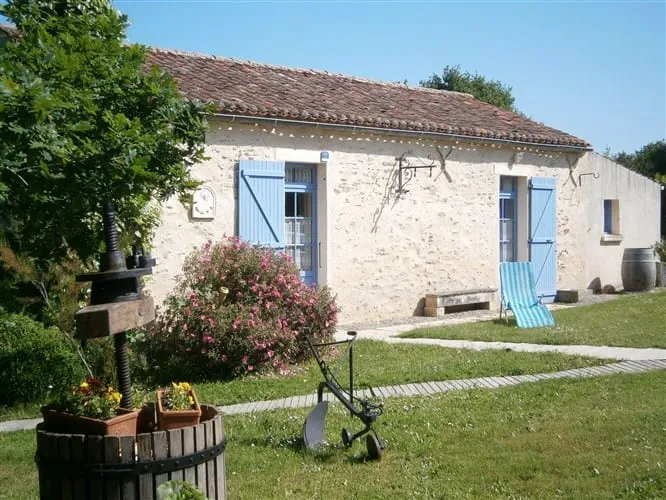 Domaine La Folie : Gîte Rural "La Petite Folie"-piscine - clim,au coeur de la Vendee