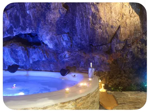 Le Ginkgo - Jacuzzi troglodyte proche plages